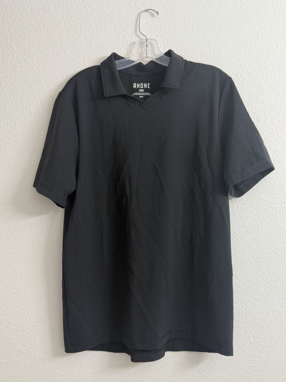 Rhone Links Golf Polo Shirt Mens M Black V-Neck Performance Athleisure